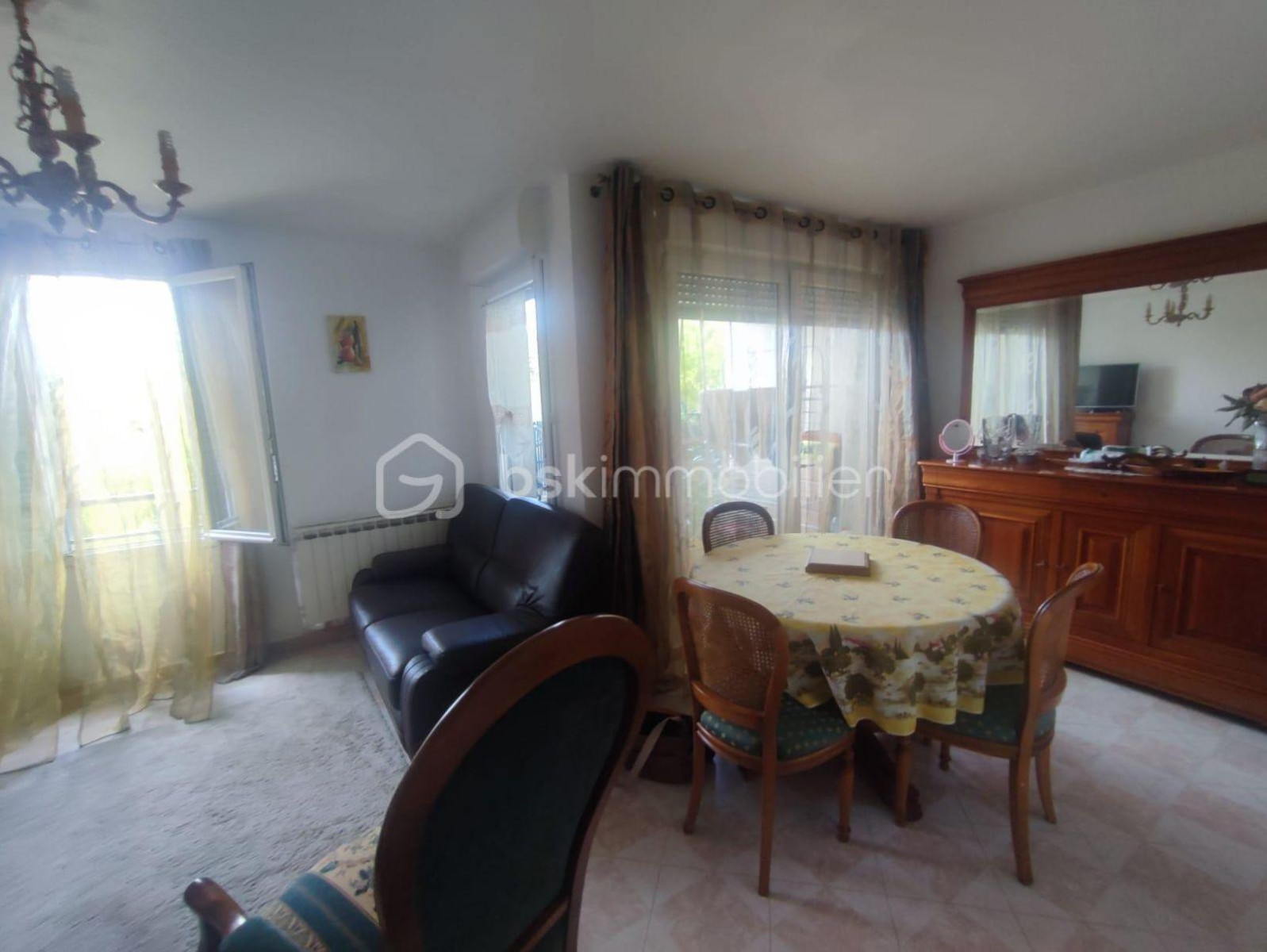 
                                                Location
                                                 Beau 4P meublé 71m² avec balcon