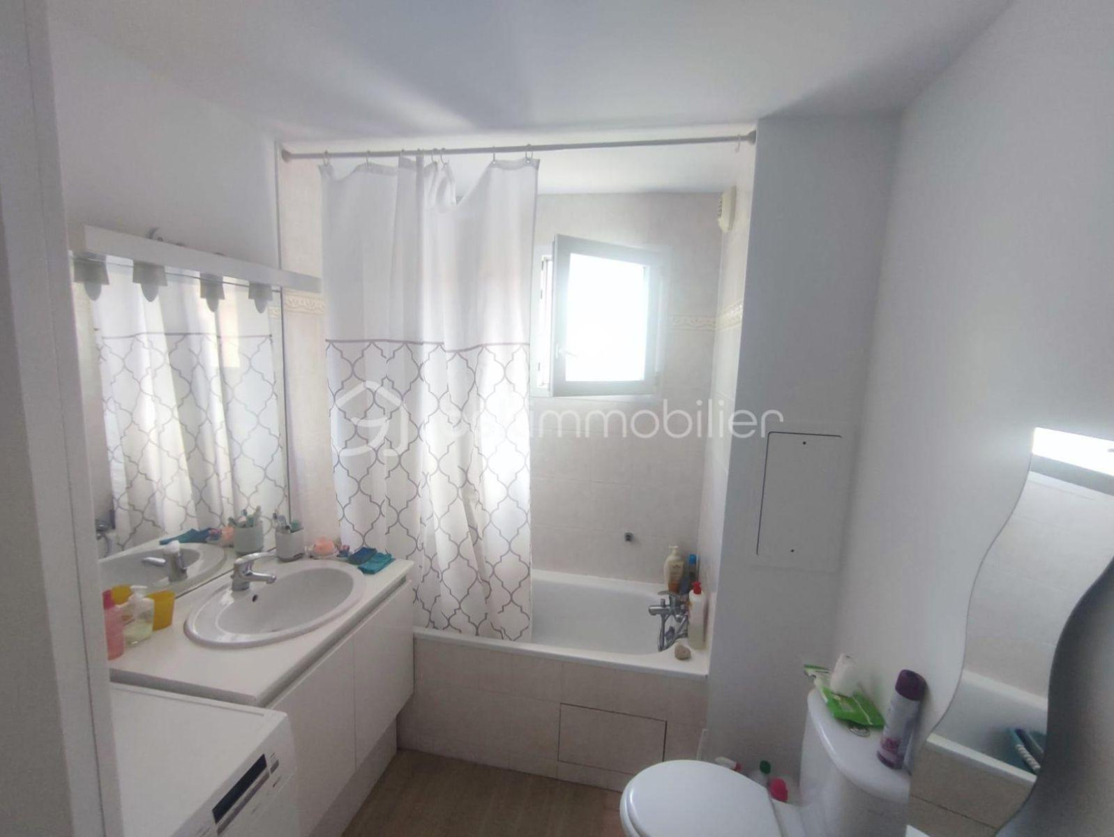 
                                                Location
                                                 Beau 4P meublé 71m² avec balcon
