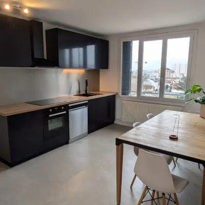 
                                                Location
                                                 Beau 4P meublé 74m² refait à neuf