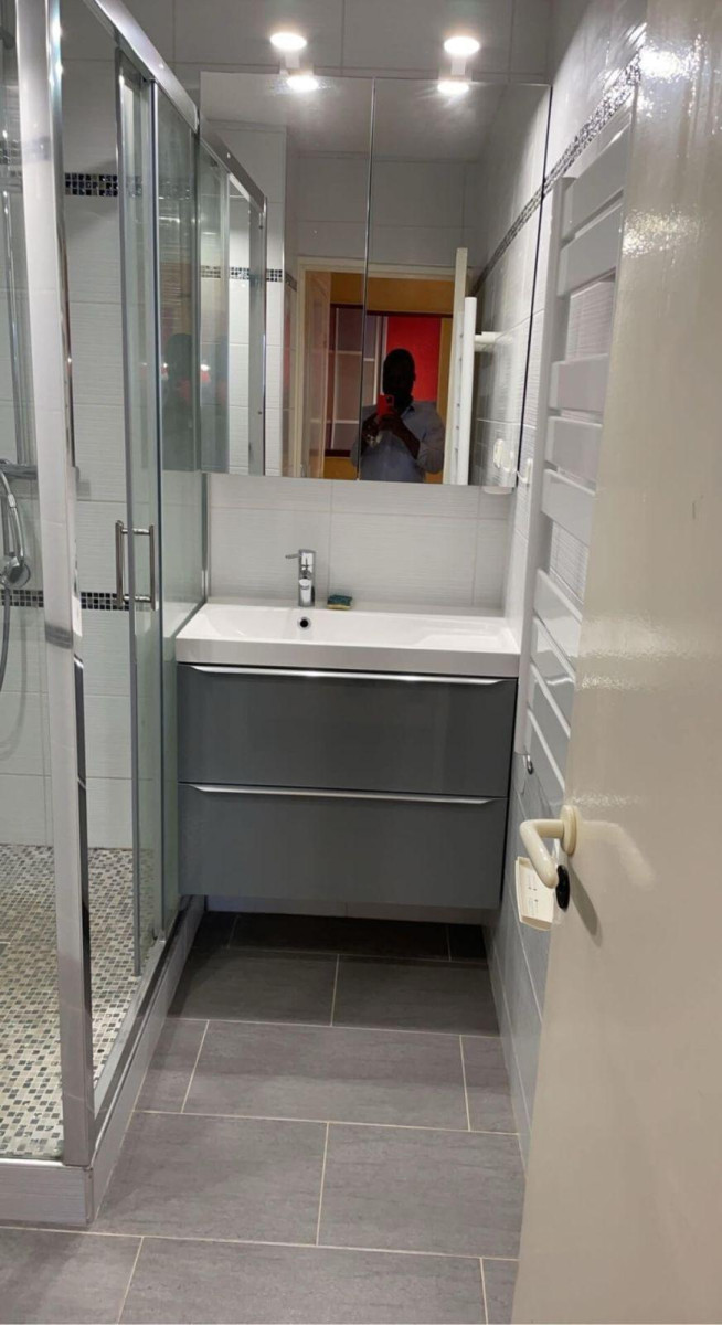 
                                                Location
                                                 Beau 4P meublé 85m²