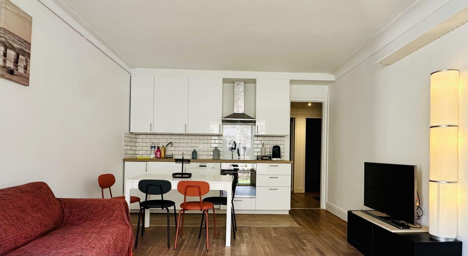 
                                                Location
                                                 Beau 4P meublé et rénové 62m² avec jardin