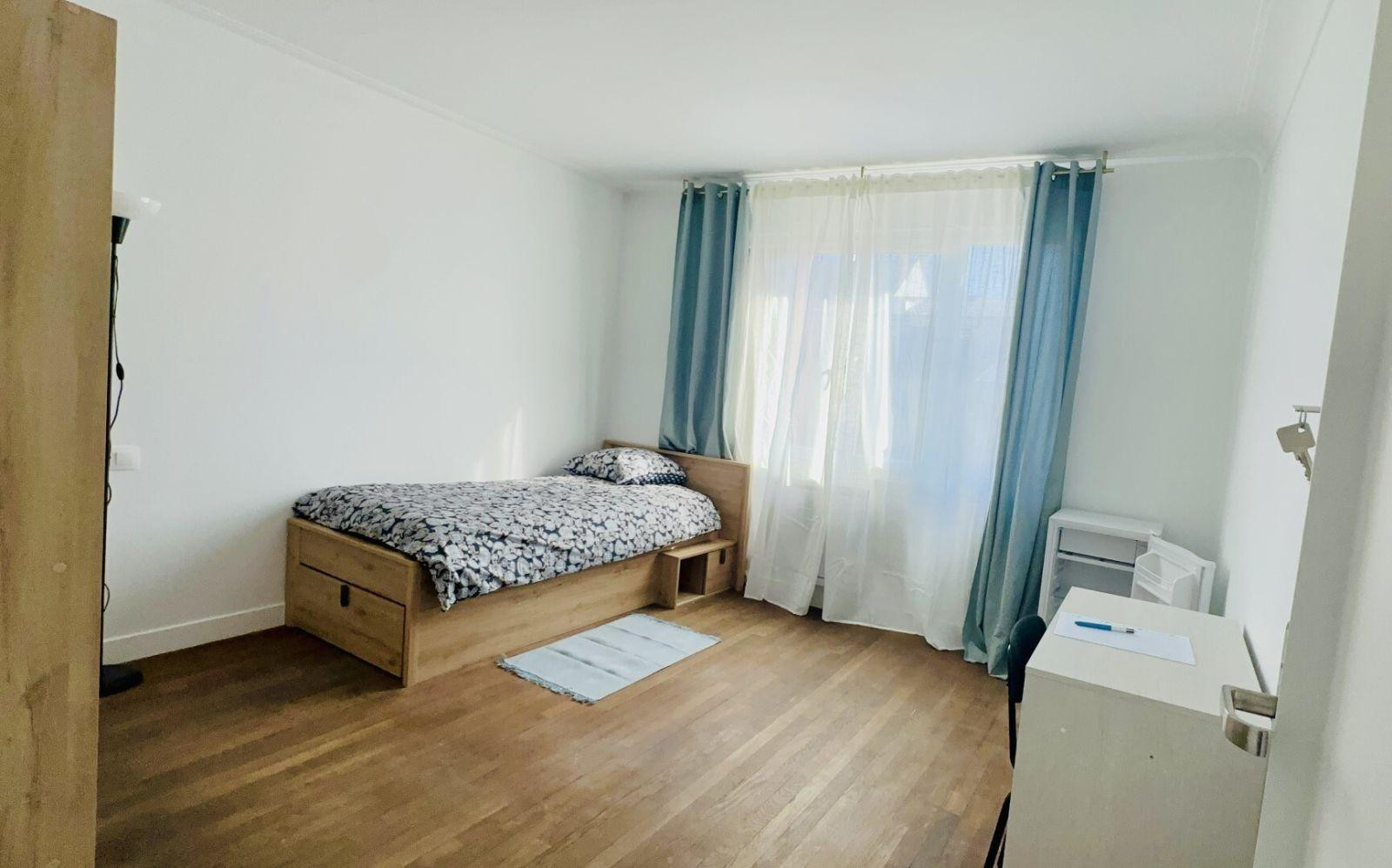 
                                                Location
                                                 Beau 4P meublé et rénové 62m² avec jardin