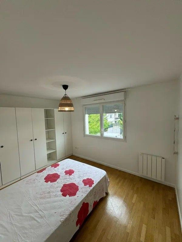 
                                                Location
                                                 Beau 5P meublé 79m² avec balcon