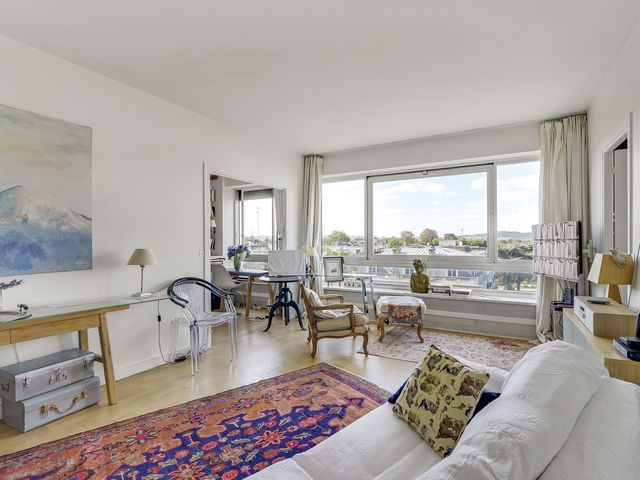 
                                                Location
                                                 Beau appartement à Paris (loyer tout inclus)