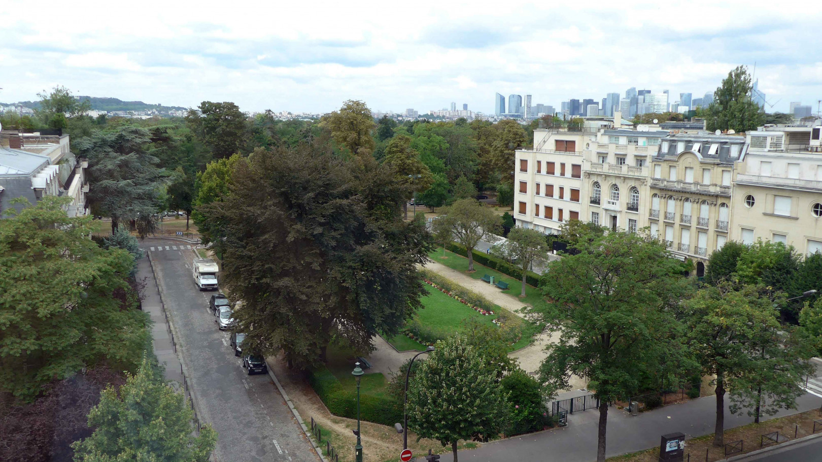 
                                                Location
                                                 Beau appartement à Paris (loyer tout inclus)