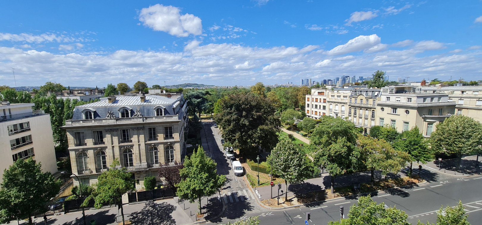 
                                                Location
                                                 Beau appartement à Paris (loyer tout inclus)