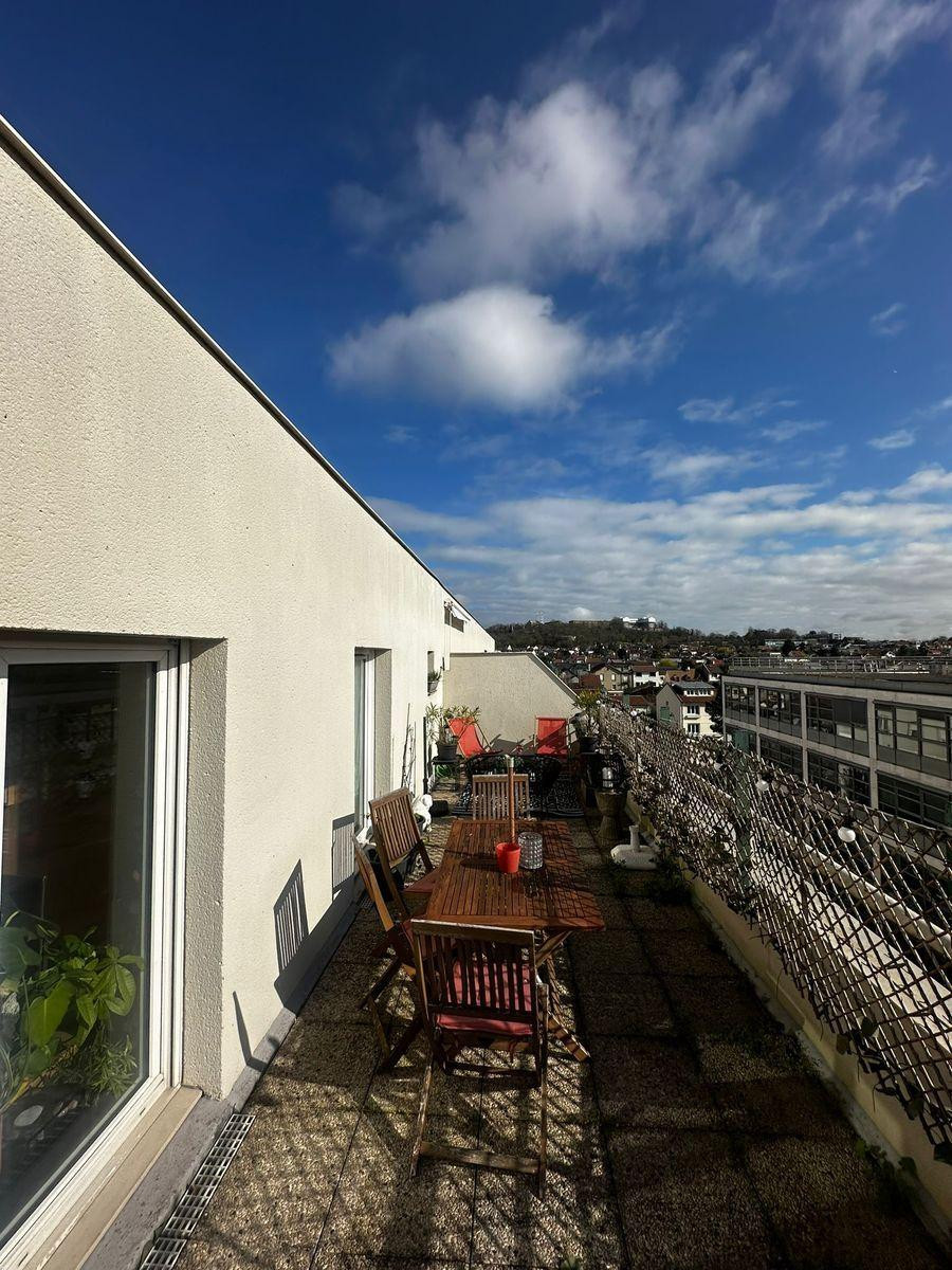 
                                                Location
                                                 Beau deux pièces avec grande terrasse