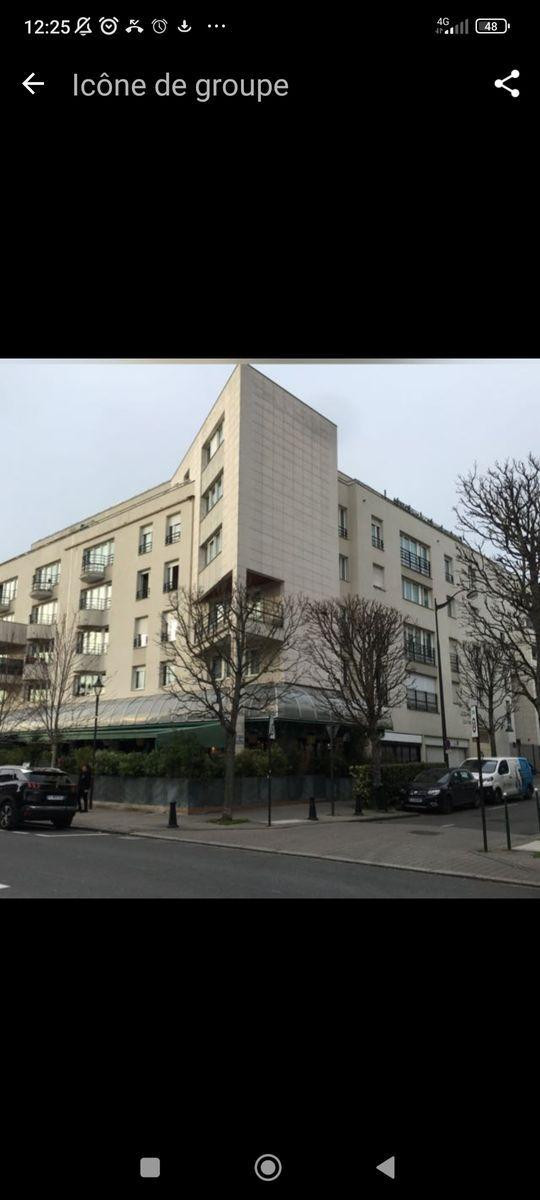 
                                                Location
                                                 Beau deux pièces avec grande terrasse