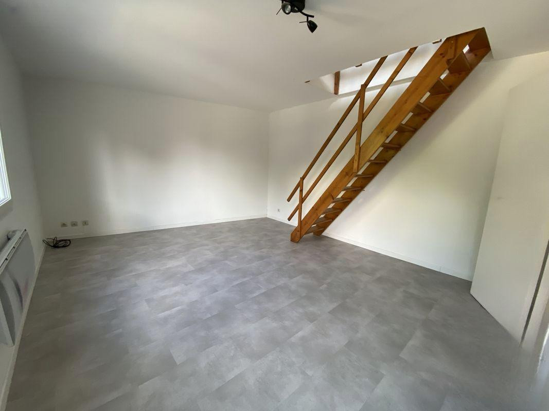 
                                                Location
                                                 Beau Duplex 2P 43m²