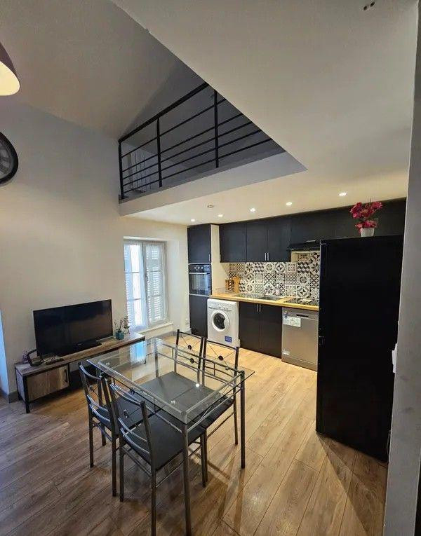 
                                                Location
                                                 Beau duplex 2P meublé 60m² lumineux