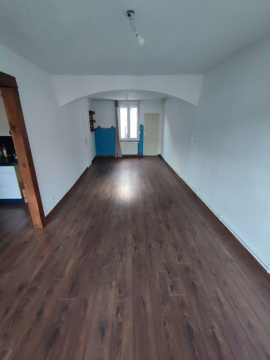 
                                                Location
                                                 Beau duplex