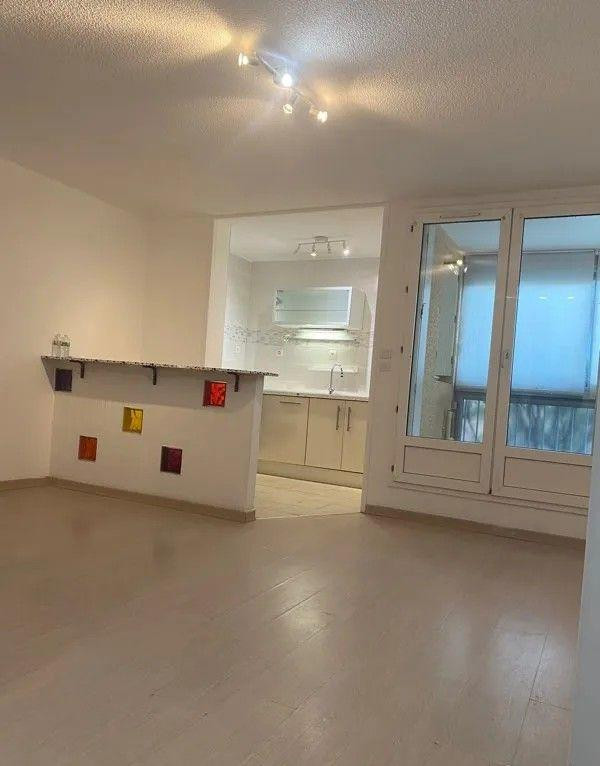 
                                                Location
                                                 Beau et grand 2P 50m² Saint Roch