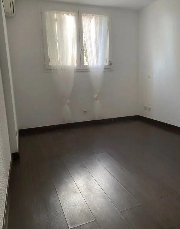 
                                                Location
                                                 Beau et grand 2P 50m² Saint Roch