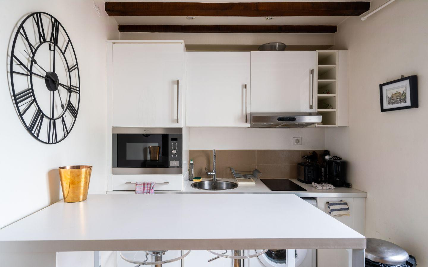 
                                                Location
                                                 Beau et grand studio 38m²