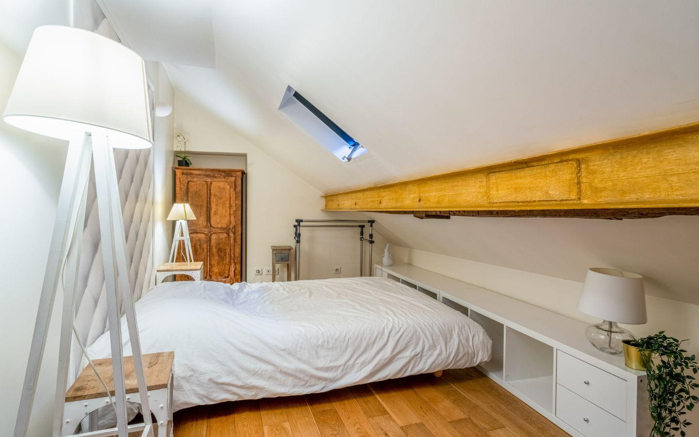 
                                                Location
                                                 Beau et grand studio 38m²