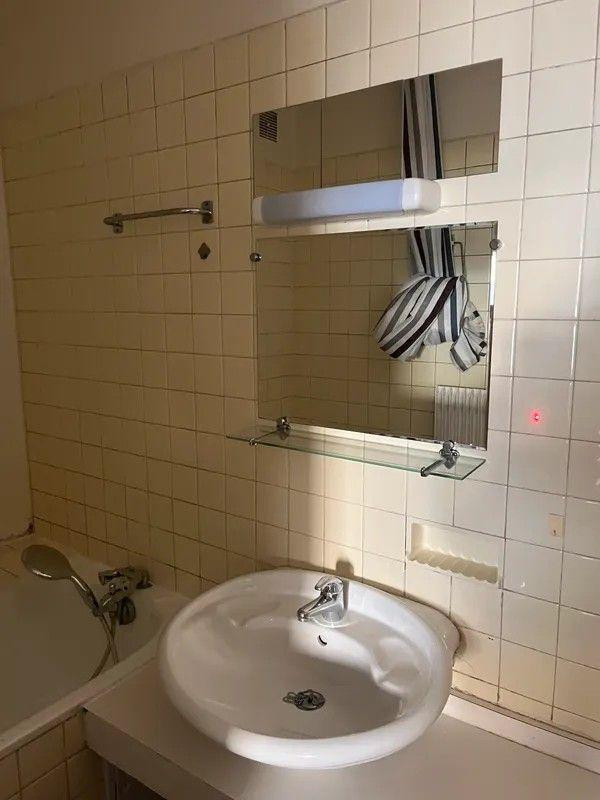
                                                Location
                                                 Beau et grand studio 39m² dans la vieille ville