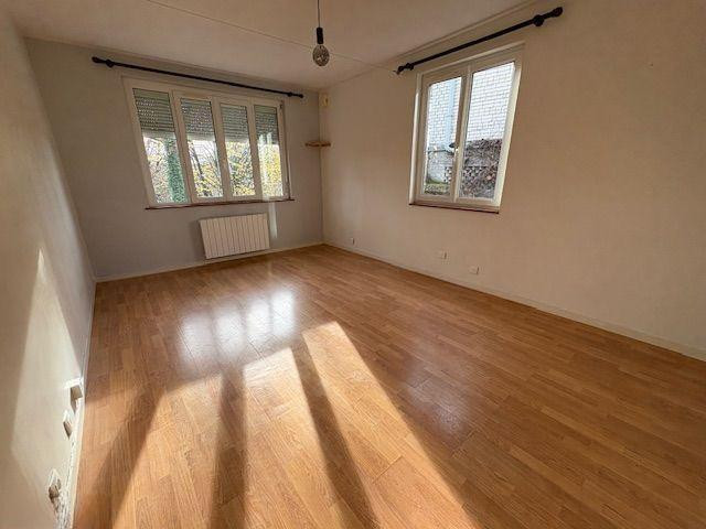 
                                                Location
                                                 Beau F1 24m² en duplex