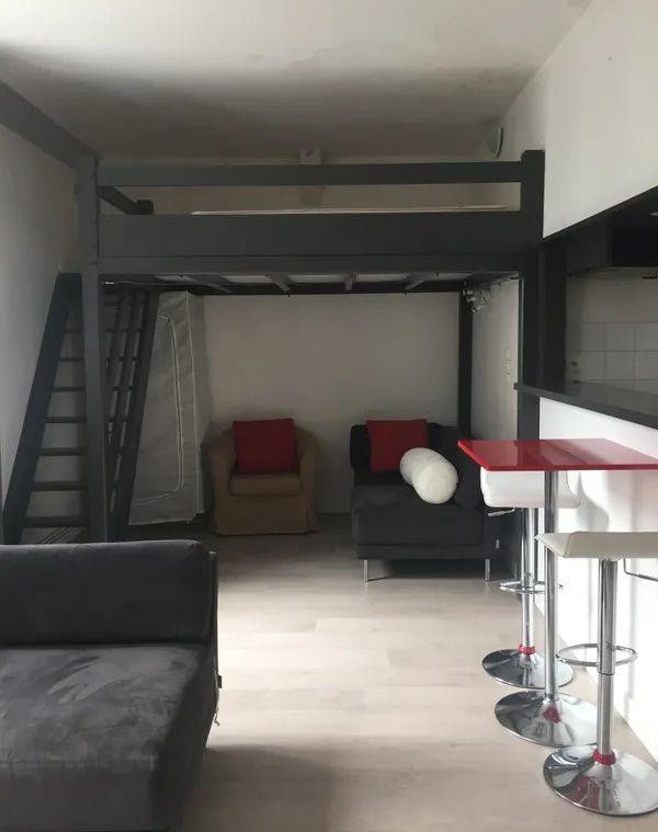 
                                                Location
                                                 Beau F1 de standing meublé 36m²