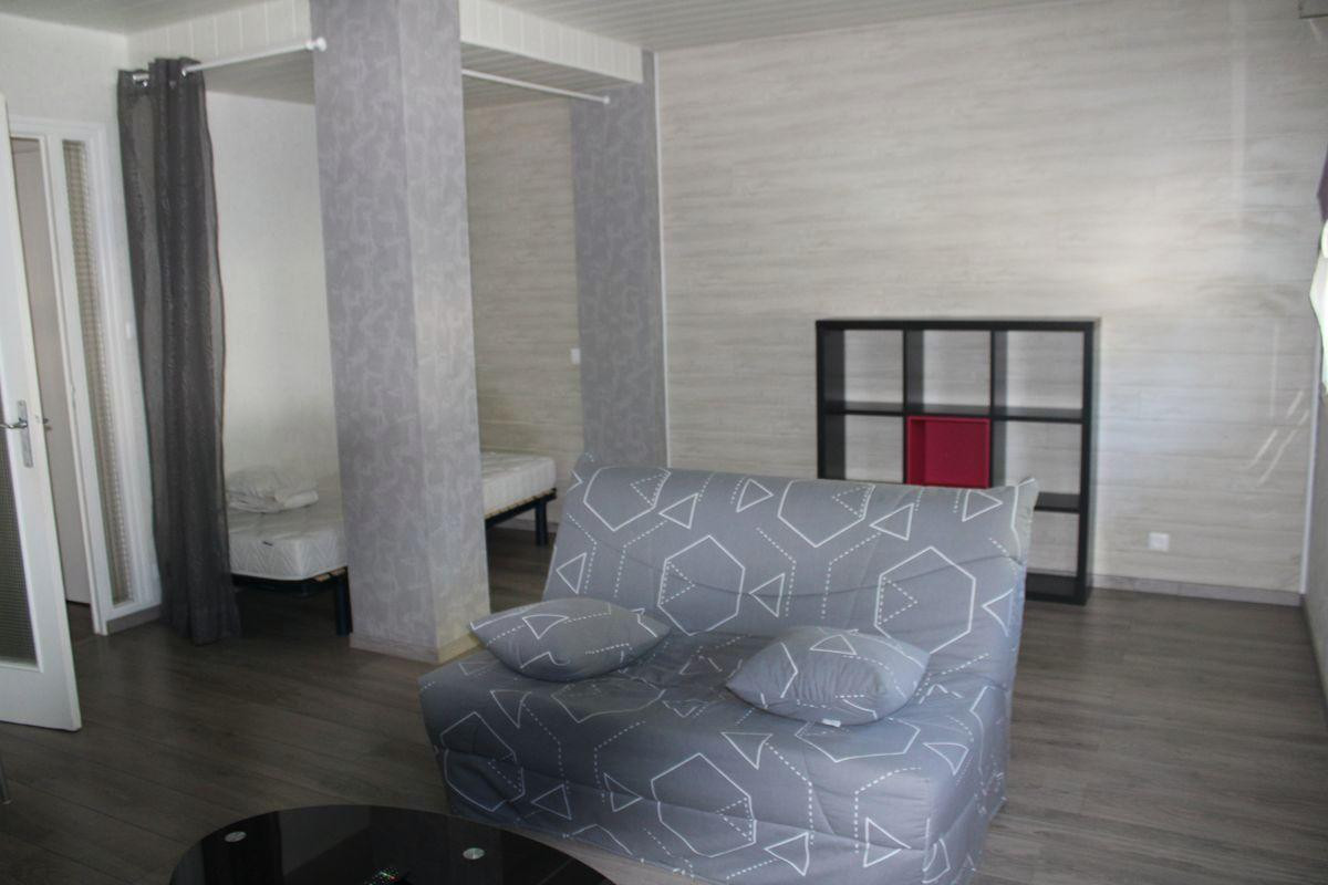 
                                                Location
                                                 Beau F1 meublé 40m²