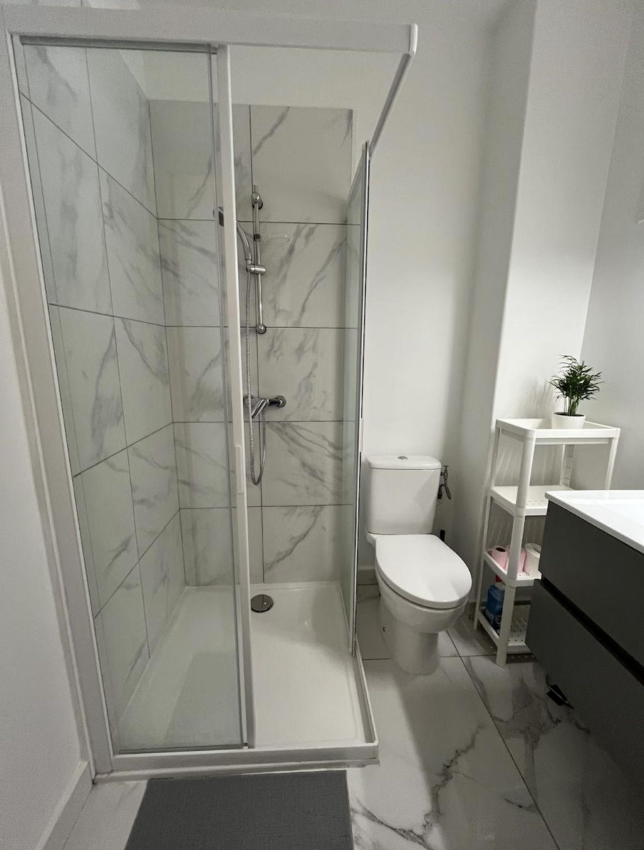 
                                                Location
                                                 Beau F1 meublé refait à neuf Carré d’Or