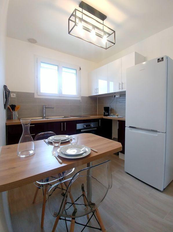 
                                                Location
                                                 Beau F1 meublé tout confort, très bon état