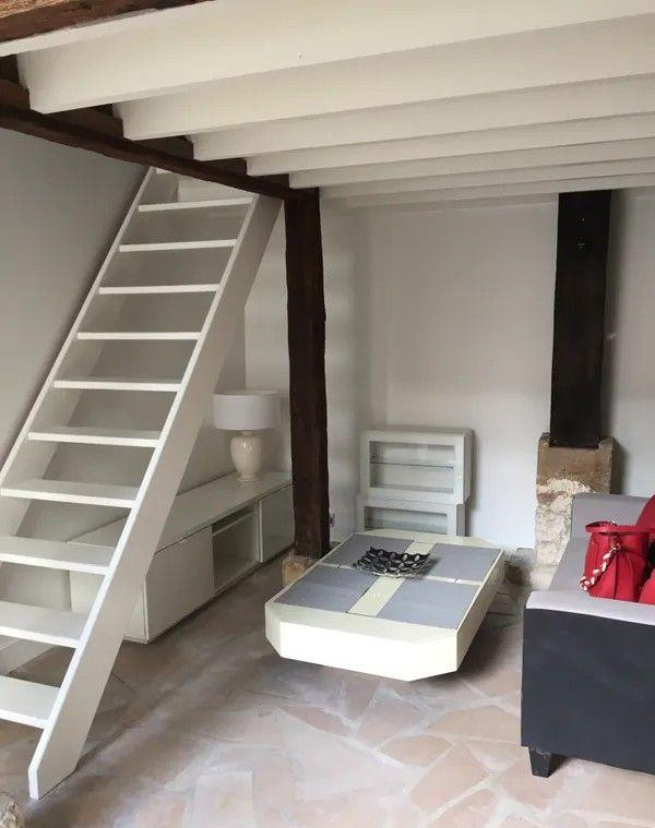
                                                Location
                                                 Beau F1BIS meublé Rue Saint Patrice avec parking