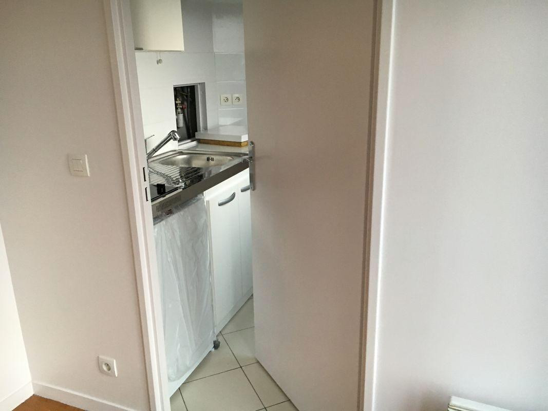 
                                                Location
                                                 Beau F2 31m² cave+parking Saint-Maurice