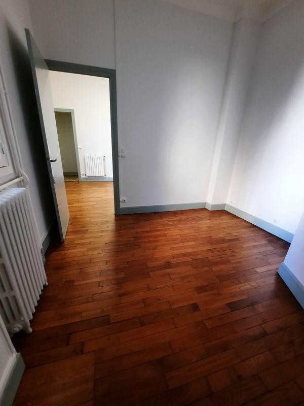 
                                                Location
                                                 Beau F2 32m² entièrement rénové