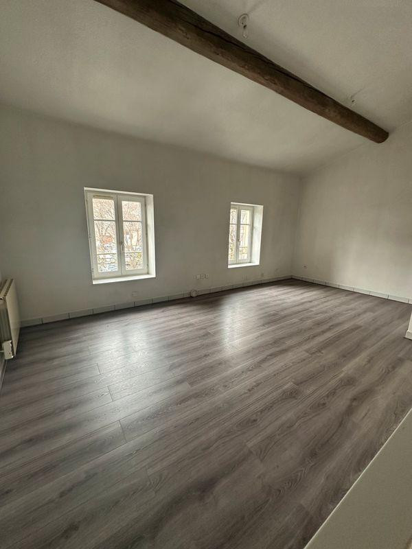 
                                                Location
                                                 Beau F2 32m²  Montferrand
