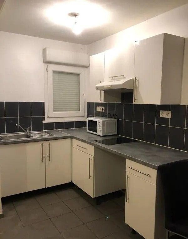 
                                                Location
                                                 Beau F2 39m² très proche hôpital Robert Ballanger