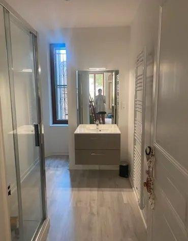 
                                                Location
                                                 Beau F2 43m² dans une rue calme