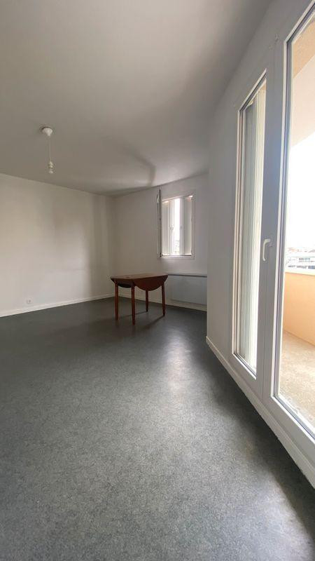 
                                                Location
                                                 Beau F2 48m² Ave Leon Blum proche facs