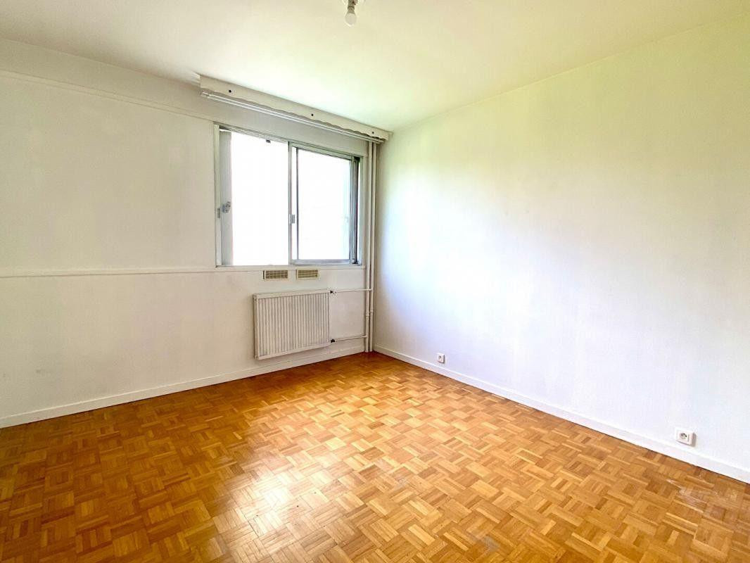 
                                                Location
                                                 Beau F2 51m² avec parking et cave
