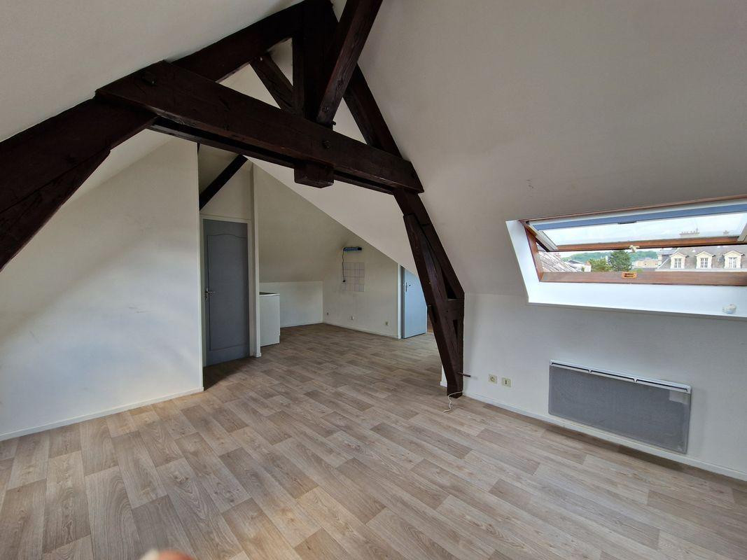 
                                                Location
                                                 Beau F2 à Versailles