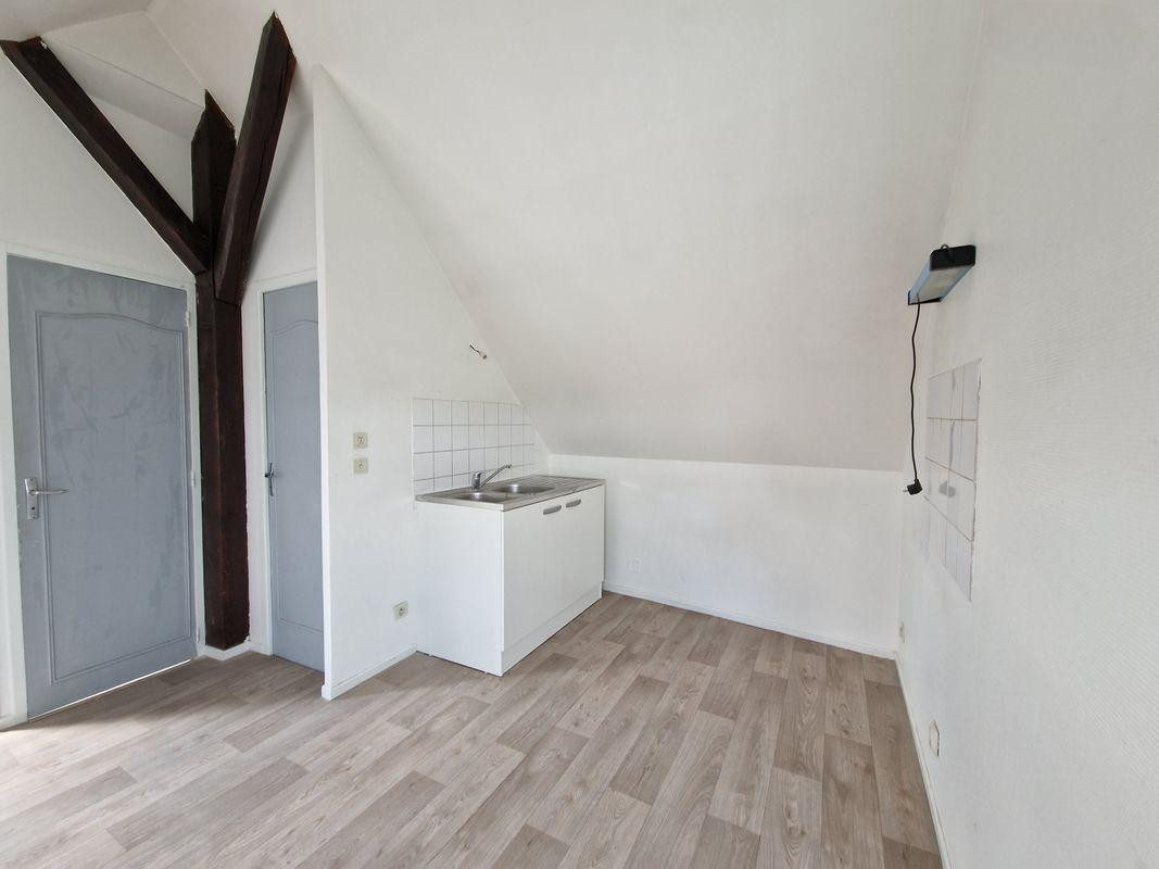 
                                                Location
                                                 Beau F2 à Versailles