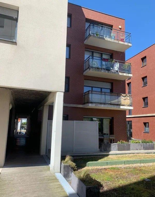 
                                                Location
                                                 Beau F2 au Havre quartier des docks