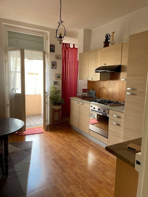 
                                                Location
                                                 Beau F2 chaleureux bien situé