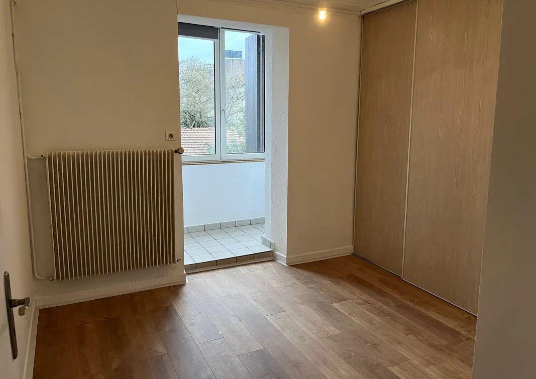 
                                                Location
                                                 Beau F2 de 48m² charmant et très lumineux