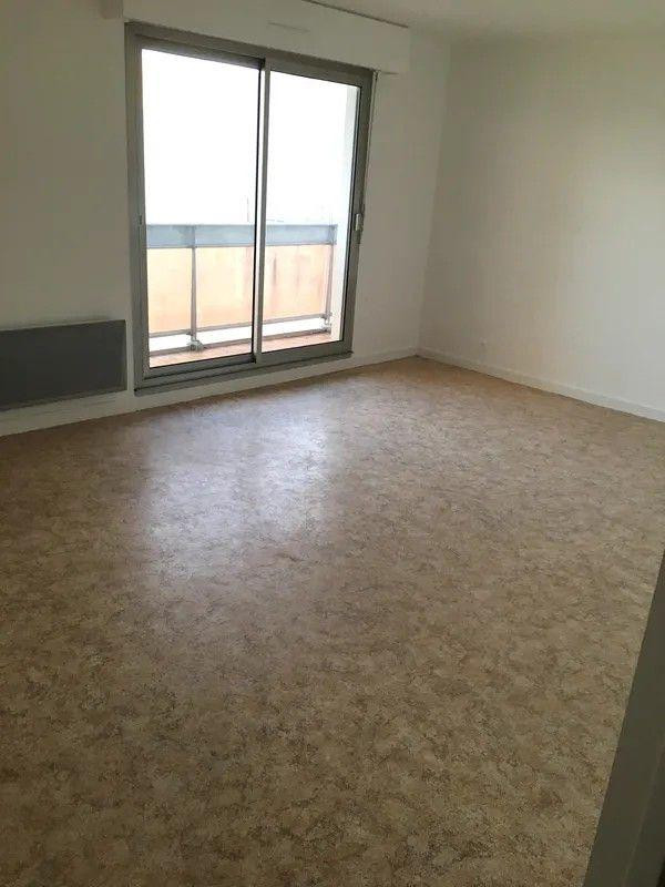 
                                                Location
                                                 Beau F2 de 50m² avec balcon en centre Ville