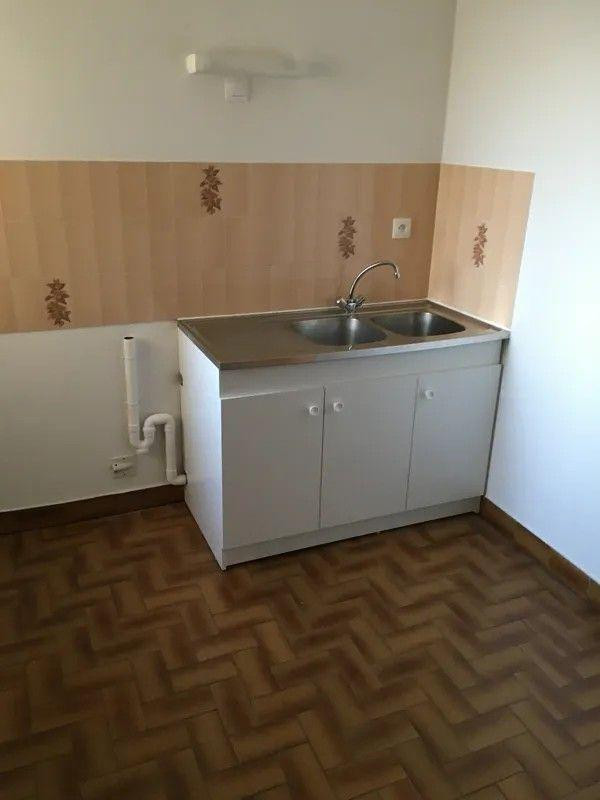 
                                                Location
                                                 Beau F2 de 50m² avec balcon en centre Ville