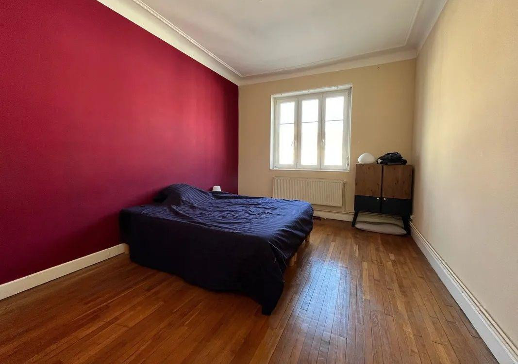 
                                                Location
                                                 Beau F2 lumineux 64m² loué non meublé.