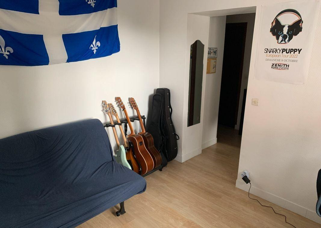 
                                                Location
                                                 Beau F2 Meublé 32m²