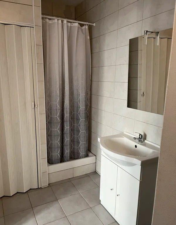 
                                                Location
                                                 Beau F2 meublé rénové 39m² au calme