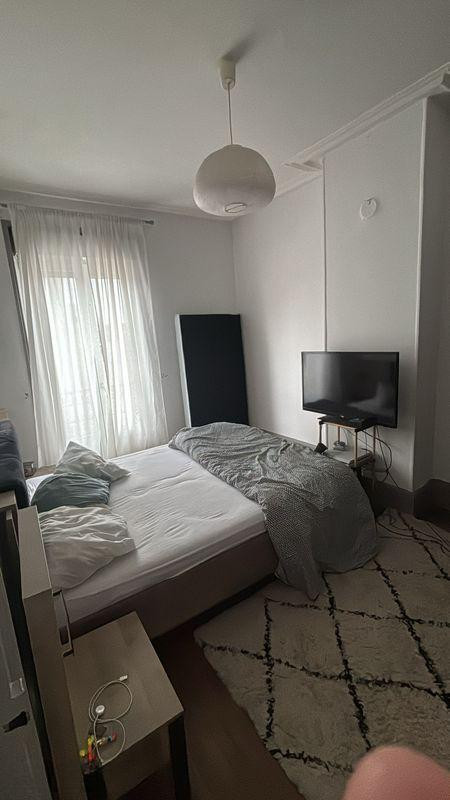 
                                                Location
                                                 Beau F2 proche cathédrale 43m²