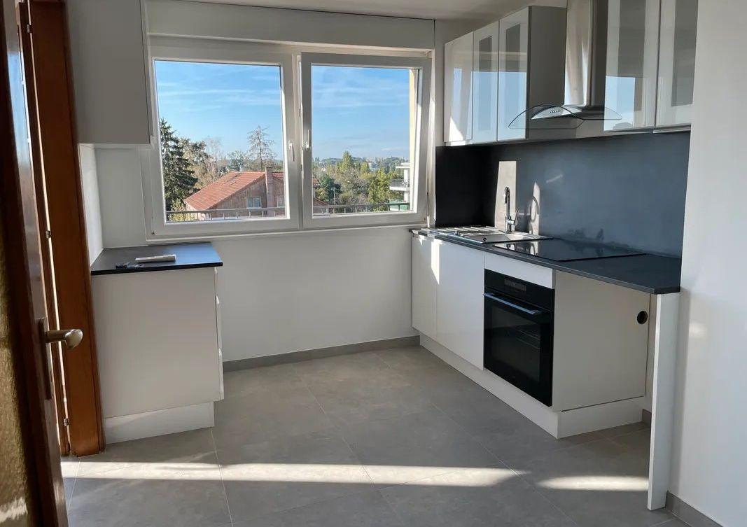 
                                                Location
                                                 Beau F3 59m² refait neuf avec balcon Vallières