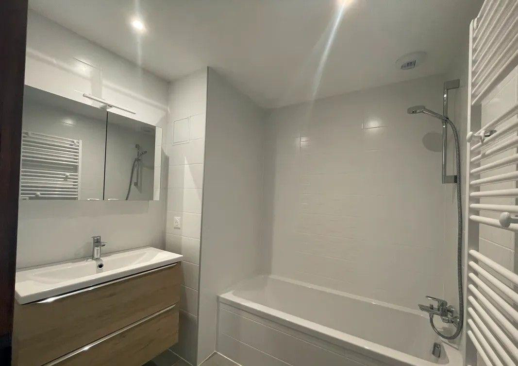 
                                                Location
                                                 Beau F3 59m² refait neuf avec balcon Vallières