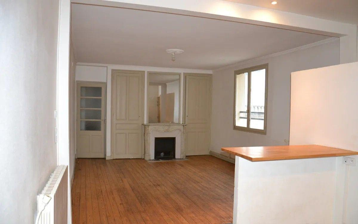 
                                                Location
                                                 Beau F3 68m² de caractère proche Vieux Marché
