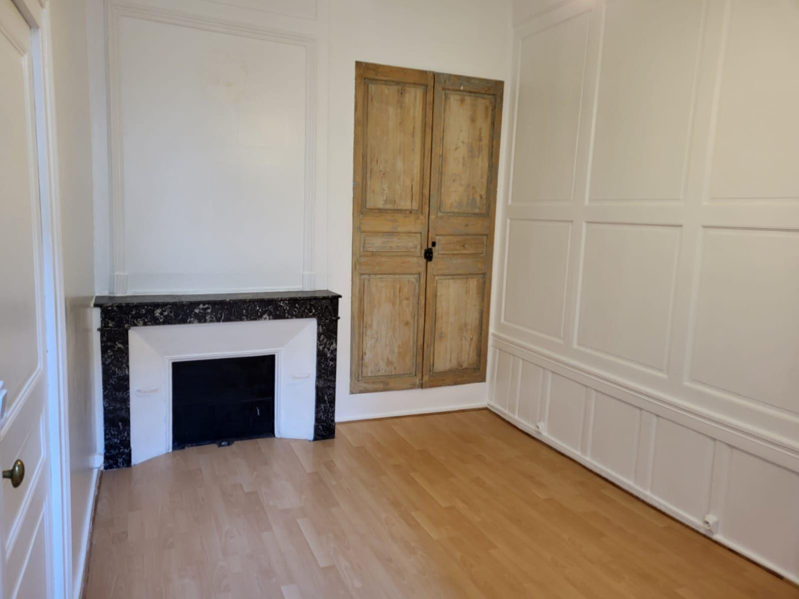 
                                                Location
                                                 Beau F3 73m² dans le centre d'Auxerre