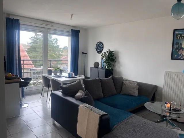 
                                                Location
                                                 Beau F3 de 64m² dans résidence calme
