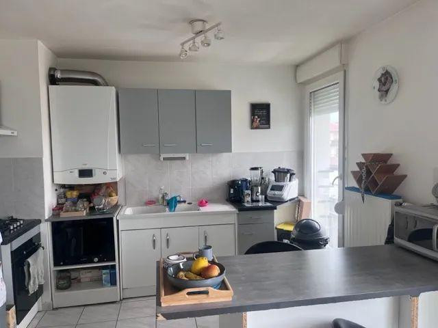 
                                                Location
                                                 Beau F3 de 64m² dans résidence calme